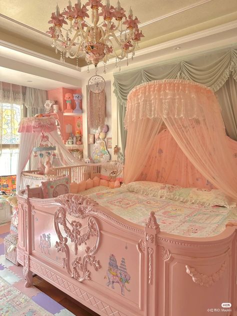 Girls Bedroom Vintage, Room Placement, Pink Bedroom Design, Pink Bedroom Ideas, Dream Bedroom Inspiration, Bedroom Ideas Inspiration, Pink Room Decor, Dekorasi Kamar Tidur, Pink Bedrooms