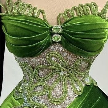 Luxury Green Wedding Corset Dress, Gown Back Neck Design Indian, Green Corset With Boned And Fitted Bodice, Green And Black Corset, Elegant Green Overbust Corset, Luxury Green Corset, Nigerian Dress Styles, Classy Gowns, American Dress