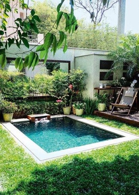 30+ Coolest Plunge Pools Like A Holiday Everyday | HomeMydesign Small Inground Pool, Kleiner Pool Design, Moderne Pools, Small Swimming Pools, Diy Swimming Pool, Small Pool Design, Backyard Pool Landscaping, Small Pools, Pool Decor