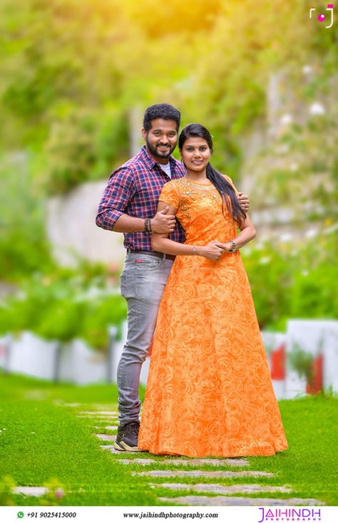 Wedding Stills Telugu Outdoor, Couple Stills Outdoor, Wedding Stills Photo Ideas, Outdoor Stills For Couple, Garden Pre Wedding Photoshoot, Couple Stills For Photo Shoot, Post Wedding Photoshoot Indian, Pre Wedding Poses Indian, Outdoor Stills