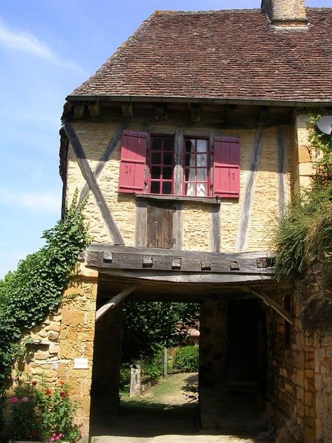 https://flic.kr/p/6TK1MM | Limeuil, France Unusual Homes, Beaux Villages, Aquitaine, Photo Sharing, Cabin, France, House Styles, Photography, Home Decor