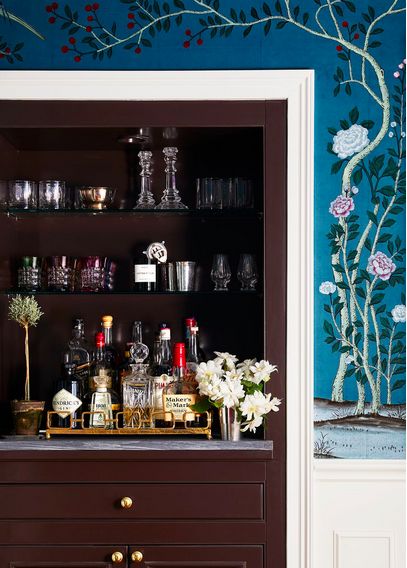 Small Secretary Desk, Small Home Bar Ideas, Home Mini Bar, Small Bars For Home, Bar Nook, Home Bar Ideas, Mirrored Tile, Stemware Storage, Home Bar Design