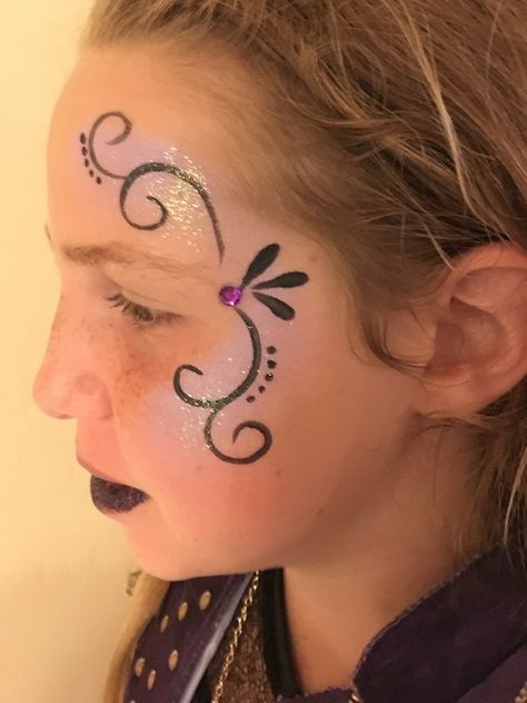 Simple Fairy Face Paint, Swirls Face Paint, Easy Face Paint Ideas For Women, Face Painting School Spirit, Cotton Candy Face Paint, Face Painting Ideas For Adults For Women, Step By Step Face Painting Easy, Easy Facepainting Kids, Face Painting Ideas For Kids Boys