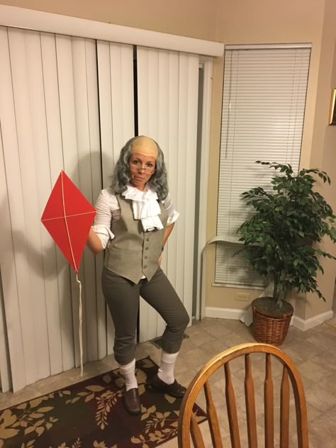 Ben Franklin Halloween Costume. Funny costumes. Benjamin Franklin Costume Diy, Flavor Flav Halloween Costume, George Washington Halloween Costume, Founding Fathers Theme Party, Founding Father Halloween Costume, Founding Fathers Group Costume, Funny Female Costumes Halloween, Founding Fathers Costume Women, Hamilton Costume Halloween