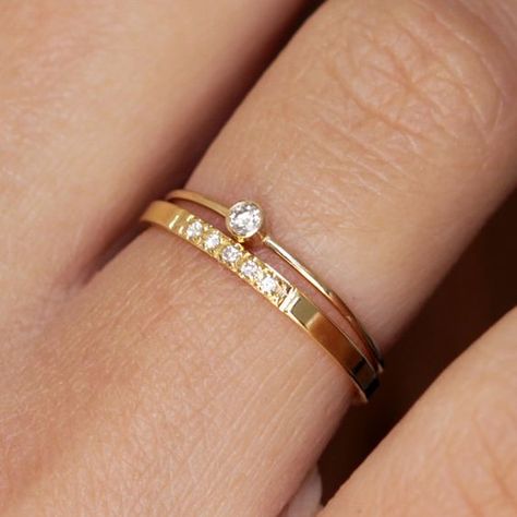 خواتم خطوبة, Pave Wedding Bands, Antique Engagement Ring, Zierlicher Ring, Diamond Wedding Sets, Simple Engagement Rings, Put A Ring On It, Wedding Set, Diamond Wedding Rings