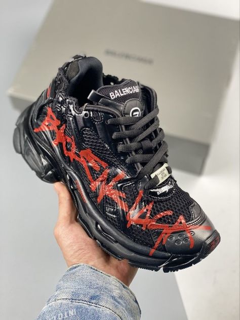 Top quality, luxury goods, replicas! WhatsApp: +971547754718 We are bassed in Hong kong China also in UAE And we factory, producing all the luxury goods, contact me to check the catalogue and prices, I will give you the price! tags:#men's #shoes #fashion #style #sneakers #love #shopping #nike #model #instagood #ootd #sneakerhead Street Wear Outfits, Style Sneakers, Low Top Sneakers, Luxury Goods, Black Love, Shoes Fashion, Sneaker Head, Low Top, Top Sneakers