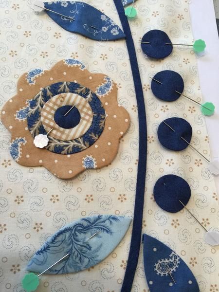 Applique Quilts Tutorial, Hand Quilting Patterns, Quilting Tutorial, Applique Flowers, Pine Valley, Appliqué Quilts, Applique Tutorial, Applique Quilt Patterns, Flower Quilts