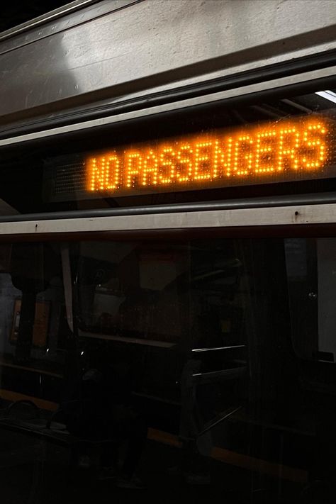 New York subway photography Dark Subway, New York Subway Aesthetic, Basquiat Paintings, Ny Subway, Subway Sign, Design Camp, Theatre Inspiration, New York Aesthetic, New York Subway