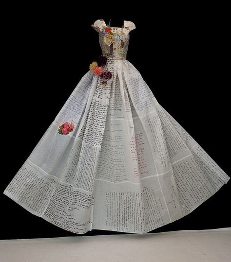 "Letters" Love Dress Paper Dress Art, Newspaper Dress, Paper Dresses, Fashion Design Classes, Dainty Dress, Miniature Dress, Recycled Dress, Paper Clothes, Dress Card