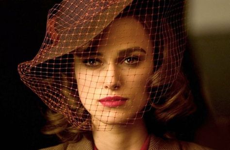 How to look picture perfect in retro glamour Edge Of Love, Keira Knightley Style, The Edge Of Love, Kiera Knightly, Keira Knightly, Veiled Hats, Dylan Thomas, She Wolf, Vampire Academy