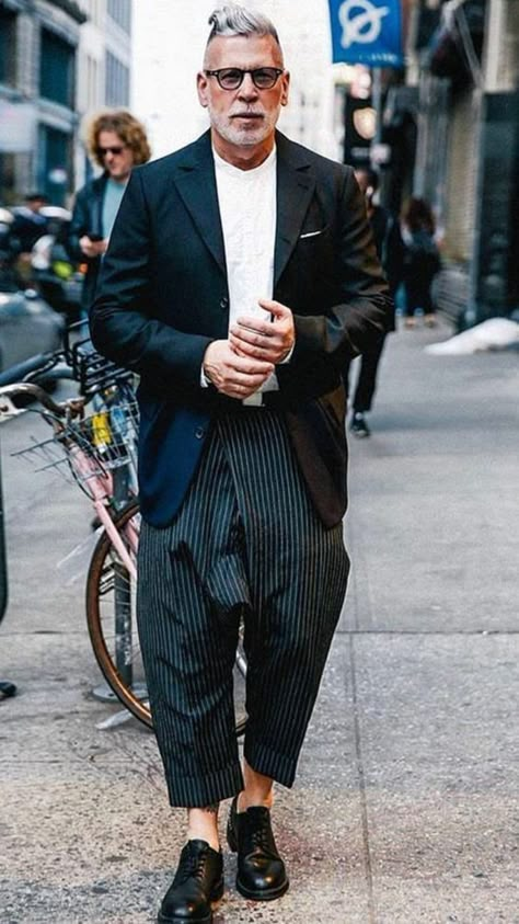 Nick Wooster, Older Mens Fashion, Advanced Style, Fashion Man, Men's Wear, Fashion Winter, Women's Handbags, Men Looks, Luxury Vintage