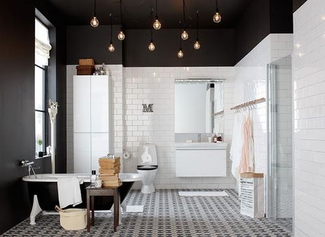 via Johan Kalen photography Color Bathroom Design, Trendy Bathroom Tiles, Dark Ceiling, Bathroom Design Black, Black White Bathrooms, White Bathroom Designs, Elegant Interior Design, White Subway Tiles, Ceiling Design Modern