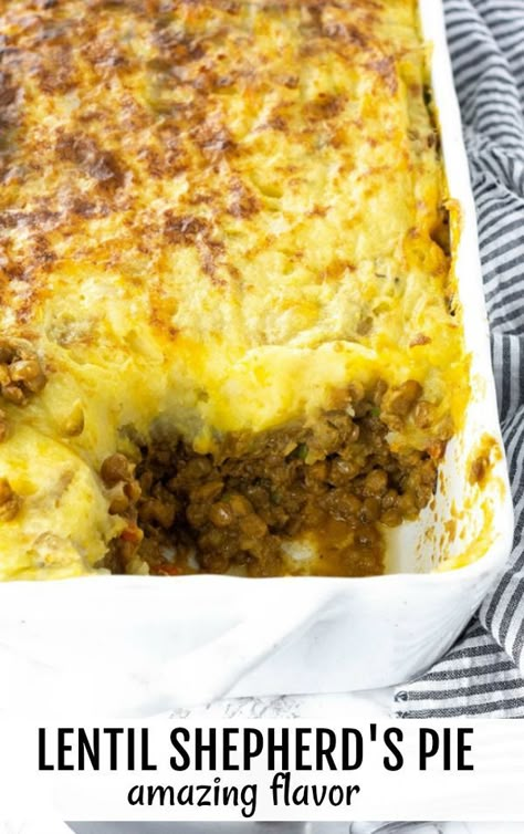 Seriously flavorful Lentil Shepherd's Pie, seasoned lentils cooked with carrot and peas in a delicious sauce and topped with creamy and fluffy garlic mashed potatoes. Perfect for Thanksgiving! #vegan #glutenfree #shepherdspie @healthiersteps Vegan Shepherds Pie, Shepherds Pie Recipe, Bar Food, Fall Cooking, Garlic Mashed Potatoes, Garlic Mashed, Shepherd's Pie, Lentil Recipes, Shepherds Pie