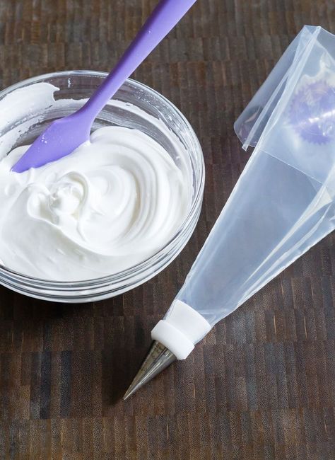 How to Fill a Piping Bag Piping Bag Hacks, Diy Piping Bag, Meringue Powder, Icing Tips, Piping Bag, Decorating Cookies, Royal Icing Recipe, Cookie Icing, Icing Recipe