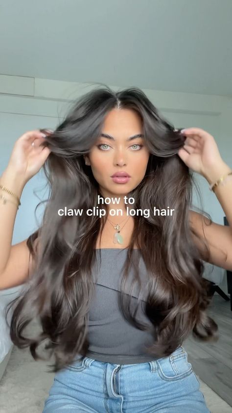 Quick Hairstyles For Long Hair Claw Clip, Claw Clip Hairstyles Long Hair And Thick, How To Put In A Claw Clip With Long Hair, Long Hair In Claw Clip, Claw Clip With Long Hair, Claw Clip For Thick Long Hair, Cute Claw Clip Hairstyles Long Hair, Claw Clip Hairstyles For Long Hair, Claw Clip Hairstyles Long Hair Tutorial