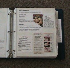 Recipe Binder Printables, Cookbook Binder, Cookbook Organization, Diy Recipe Binder, Scrapbook Recipe, Making A Cookbook, Make Your Own Cookbook, Scrapbook Recipe Book, Family Cookbook Project