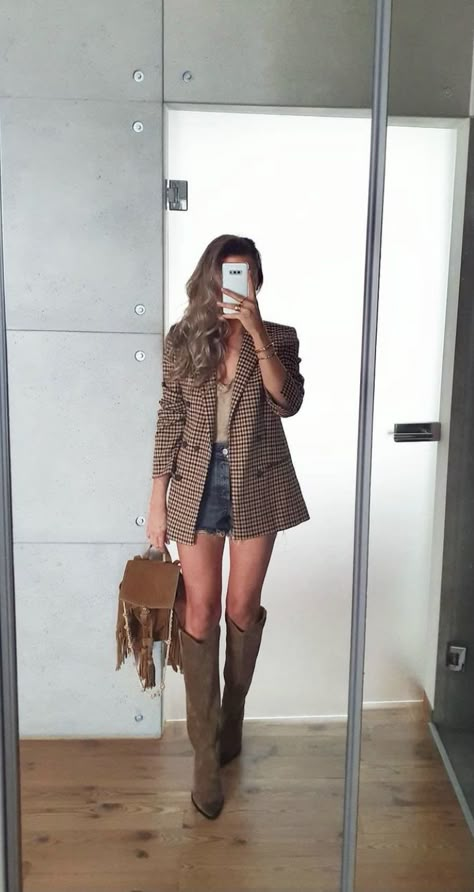 Malibu Outfit Fall, Lane Boots Outfit, Outfit Botas Cowboy Mujer, Spring Dress With Boots, Cowboy Inspired Outfits For Women, Tall Suede Boots Outfit, Tan Boot Outfit, Cowboy Boots Outfit Casual, Summer Dress In Winter