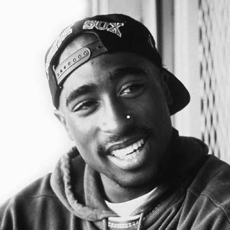 His smile tho!! 2pac Smile, Tupac Smile, Phone Case Wallpaper, Writing Structure, Case Wallpaper, Ben E King, Tupac Wallpaper, 2pac Quotes, Spanish Harlem