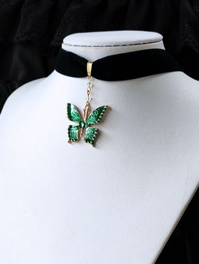 Vintage Gothic Green Butterfly Pendant Choker Gothic Green, Hades Aesthetic, Gothic Necklaces, Dark Wardrobe, Red Gothic, Gothic Bracelet, Gothic Medieval, Earrings Gothic, Gothic Chokers