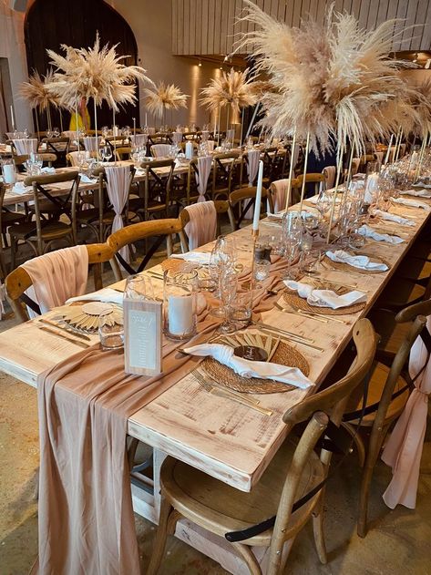 Bohemian Event Decor, Wedding Bohemian Decorations, Simple Boho Wedding Reception, Boho Brunch Wedding, Wedding Table Placement Ideas, Glam Rustic Wedding, Pampas Table Runner Wedding, Wedding Copper Theme, Champagne And Pampas Wedding