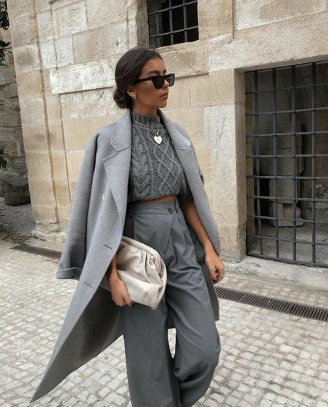 Winter Office Outfits, Rich Outfits, Casual Trendy Outfits, Grey Outfit, Mode Inspo, Winter Fashion Outfits, Winter Outfit, Fall Winter Outfits, Classy Outfits