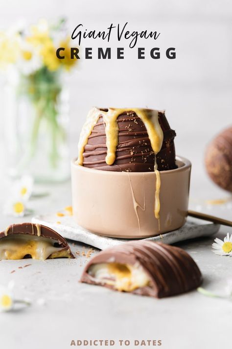 Vegan Easter Recipes, Vegan Tarts, Caramel Dessert Recipes, Vegan Candy, Vegan Chocolate Recipes, Cadbury Creme Egg, Vegan Easter, Vegan Cookies Recipes, Vegan Caramel