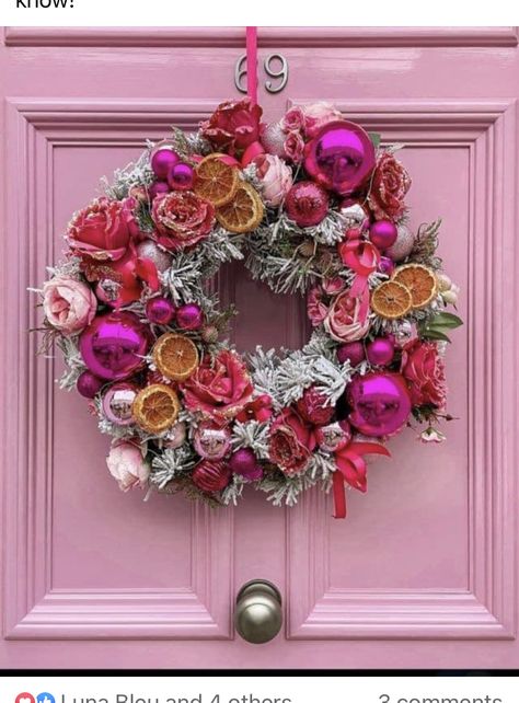 Christmas Door Decoration Ideas, Things To Do In Winter, Door Decoration Ideas, Rustic Wreaths, Christmas Door Decoration, Christmas Outdoor, Christmas Inspo, Gingerbread Houses, Door Decoration