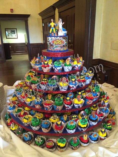 Super hero Wedding Cake Marvel Wedding Ideas, Marvel Wedding Cake, Marvel Wedding Theme, Super Hero Wedding, Wedding Superhero, Superhero Wedding Theme, Avengers Wedding, Superhero Wedding Cake, Cake For Wedding