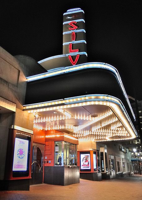 Cinema Entrance Design, Modern Movie Theater, Theatre Facade, Theatre Entrance, Marquee Signage, Theatre Marquee, Fantastic Architecture, Art Deco Theater, Cinema Theater