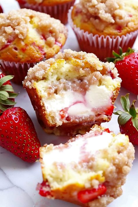 Strawberry Muffins Cream Cheese, Muffins With Filling, Strawberry And Cream Muffins, Bake Sell, Strawberry Cream Cheese Dessert, Strawberry Cream Cheese Muffins, Banana Cream Cheese Muffins, Strawberry Cheesecake Muffins, Berry Cheesecake Recipes