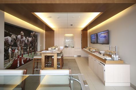 49ers Single Game Suites - Levi's® Stadium Stadium Suite, Stadium Design Interior, Stadium Vip Room, Stadium Interior, Luxury Stadium Suites, 49ers Room, Work Event Ideas, Levi Stadium, Vip Room