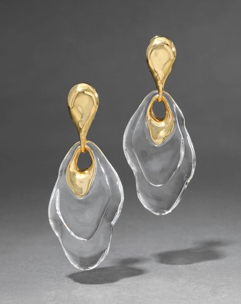 Details Rippled sculptural drops of liquid hand-polished Lucite reflects light from every hand-sculpted watery curve of its clear silhouette. Suspending from high-shine molten 14k gold plated metalwork that has liquidity in its movement. 14k gold plated brass, Lucite, surgical steel ear posts Clear disc earring back Ou Agate Wedding Ring, Alexis Bittar Jewelry, Lucite Jewelry, High Fashion Jewelry, Stacked Bangles, Disc Earrings, Alexis Bittar, Earring Sale, Drop Earring