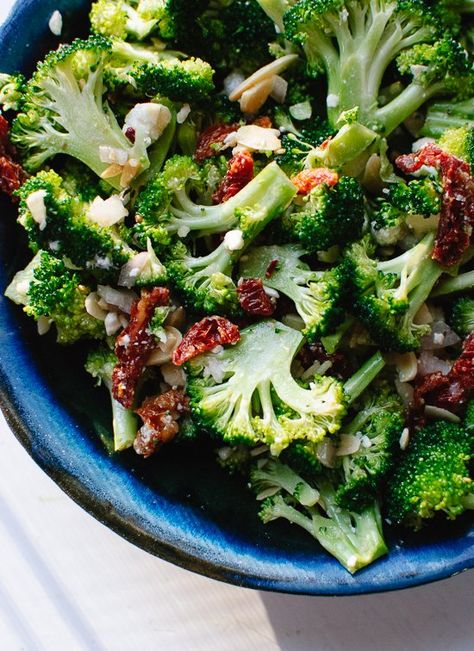 20 Epic Salad Recipes - Cookie and Kate April Produce, Greek Broccoli, Summer Potluck Recipes, Salad Greek, Detoxifying Food, Potluck Salad, Spring Veggies, Broccoli Salad Recipe, Seasonal Produce