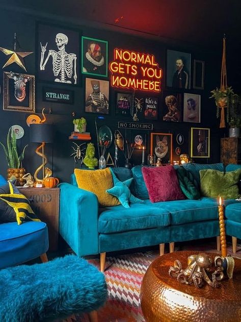 Dark Home Decor, Future Apartment Decor, Ideas Living Room, Apartment Decor Inspiration, Maximalism, Apartment Inspiration, Living Room Inspo, Decor Living Room, Eclectic Home