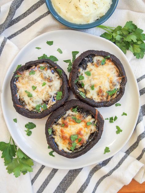 Mushroom Side Dish Recipes, Mushroom Side Dish, Portabella Mushrooms Recipes, Roasted Portobello Mushrooms, Portabella Mushroom, Portobello Mushroom Recipes, Baked Mushrooms, Mushroom Dish, Stuffed Portabella Mushrooms