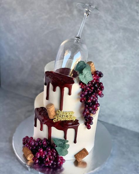 Red Wine Drip Cake, Spilled Wine Cake, Red Wine Birthday Cake, Wine Birthday Cake Ideas For Women, Aged Like Fine Wine Birthday Cake, Red Wine Theme Cake, Wine Inspired Cake, Birthday Cake Wine Theme, Red Wine Cake Design