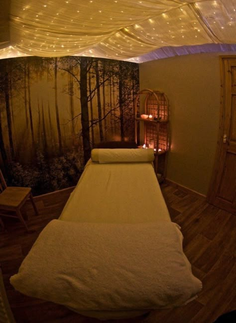 Massage Room Posters, Massage Room Colors Ideas, Luxury Massage Room, Massage Room Aesthetic, Reiki Room Ideas, Spa Massage Room, Canopy Ceiling, Spa Room Ideas, Massage Room Design