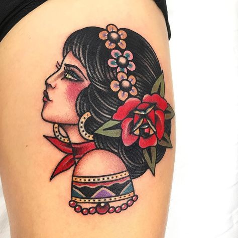 Pearl Tattoo Design, Traditional Tattoo Woman, Pearl Tattoo, Boys With Tattoos, 100 Roses, Petit Tattoo, Traditional Style Tattoo, Traditional Tattoo Sleeve, Roses Tattoo