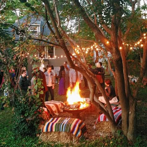 fire pit ALWAYS a hit! Backyard Wedding Reception Decorations, Bohemian Backyard Wedding, Campfire Party, Party Ideas For Adults, Bohemian Backyard, Holi Party, Bonfire Party, Wedding Backyard Reception, Backyard Birthday