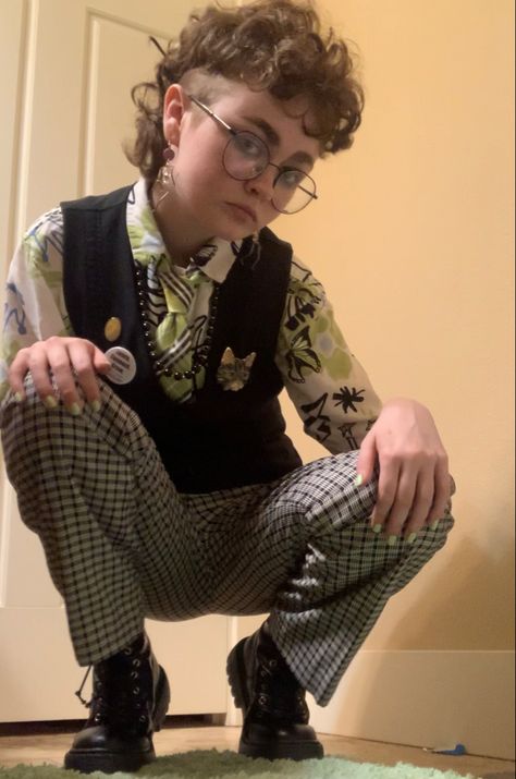 chaotic academia, will wood, androgynous, clowncore formal outfit, art teacher aesthetic Dark Academia Enby Fashion, Dark Academia Gender Envy, Goblincore Nonbinary, Dark Academia Aesthetic Outfit Gender Neutral, Non Binary Fashion Androgynous Style, Chaotic Academia Outfits, Art Teacher Aesthetic, Non Binary Fashion, Outfit Art