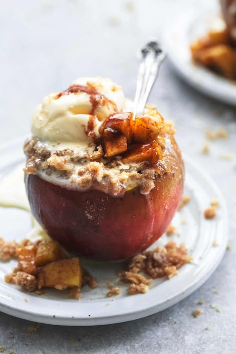 Best Baked Apples Recipe - Creme De La Crumb Thanksgiving Dinner For Two, Baked Apple Recipes, Magical Autumn, Apple Recipe, Easy Thanksgiving Recipes, Best Thanksgiving Recipes, Thanksgiving Dinner Recipes, Apple Dessert, Australia Food