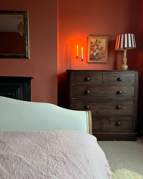 1 Cosy Bedroom Corner 🕯️ ✨- in 4 ways! Which is your favourite? Although this bedroom was only decorated just over a year ago this shows how much I like to shift furniture around! But really this post is to hail the impact of this beautiful warm terracotta paint colour on this previously greyish north facing room! Captured in different seasons and lights - this room still glows! Have you got a paint colour that never fails to evoke warmth and cosiness? I also think this is me slowly easing ... Light Terracotta Bedroom, North Facing Room, Terra Cotta Paint Color, Terracotta Bedroom, Light Terracotta, Terracotta Paint, Different Vibes, Cosy Bedroom, Bedroom Corner