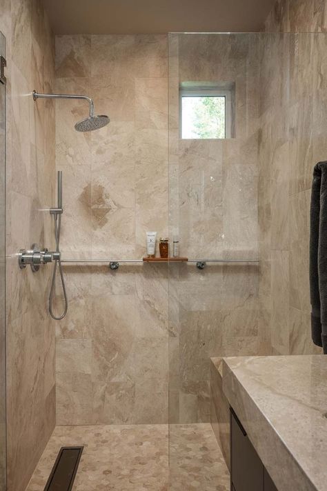 Queen Beige Marble Bathroom, Tan Tile Master Bath, Tan Shower Tile Ideas, Stone Walk In Shower Ideas, Stone Tile Floor Bathroom, Tan Marble Bathroom, Tan Shower Tile, Beige Shower Tile Ideas, Brown Tiles Bathroom