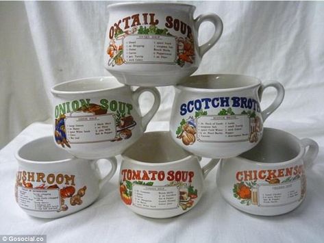 Childhood Memories 90s, Childhood Memories 70s, Soup Crocks, Willow Pattern, Piggy Banks, Baking Set, Retro Recipes, Happy Meal Toys, Soup Mugs