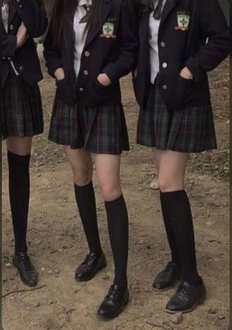 Private School Uniforms, Boarding School Aesthetic, School Uniform Fashion, School Uniform Outfits, Three Girls, Dream School, Prep School, Uniform Fashion, School Uniforms