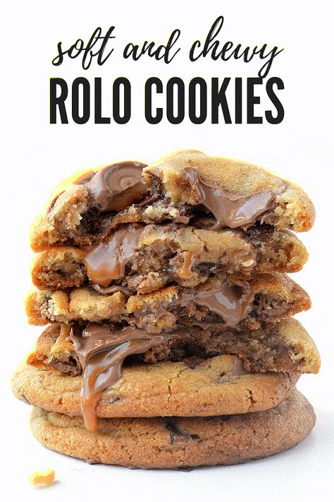 These buttery Rolo Cookies are AMAZING! Soft and chewy and loaded with chocolate - hands down my favourite cookie recipe! Recipe from sweetestmenu.com #rolo #chocolate #cookies #caramel Rolo Dessert, Rolo Chocolate, Rolo Cookies, Favorite Cookie Recipe, Cookie Bar, Drop Cookies, Cookie Bar Recipes, Best Cookie Recipes, Bar Recipes