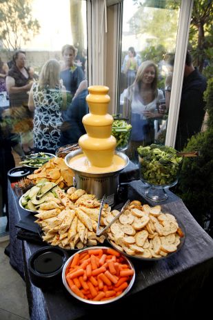 nacho cheese fondue anyone? from a wedding coordinated by Pop The Champagne Events http://popthechampagneevents.com/ Nacho Cheese Fountain, Chocolate Fondue Bar, Cheese Fountain, Chocolate Fountain Bar, Chocolate Fountain Recipes, Fondue Fountain, Nacho Bar, Fondue Party, Different Types Of Food