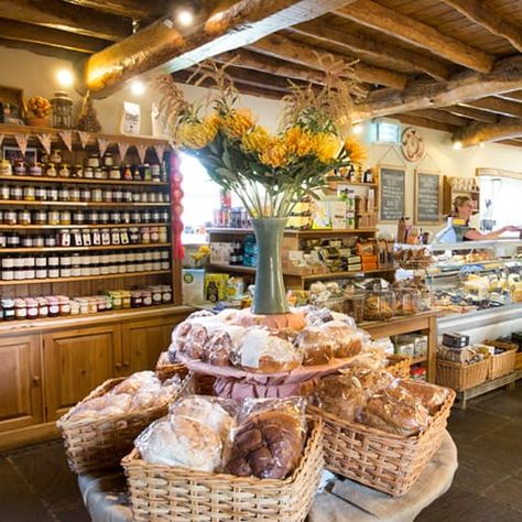 Farm Shop Interior, Farm Market Ideas, Farm Cafe, Specialty Food Store, Deli Counter, Grocery Store Design, Woodwork Diy, Organic Market, Farm Store