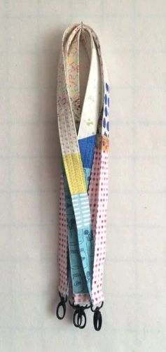 Lanyard Tutorial for Quilt Shows – OccasionalPiece–Quilt! Circles Quilt, Lanyard Tutorial, Sew Together Bag, Diy Lanyard, Quilts Patterns, Fabric Lanyard, Small Sewing Projects, Diy Quilt, Sewing Gifts