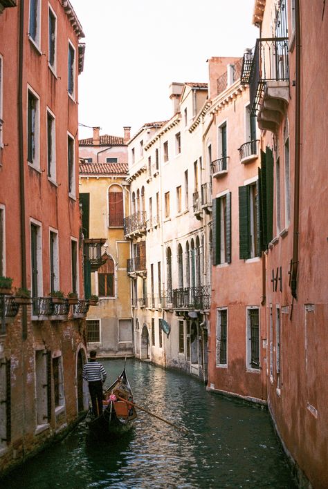 Venice Film Photography, Europe Film Photography, Italy Film Photography, 35mm Film Photography Aesthetic, Travel Film Photography, Vintage Film Photography, Italy Tour, Venice Photography, Analogue Photography